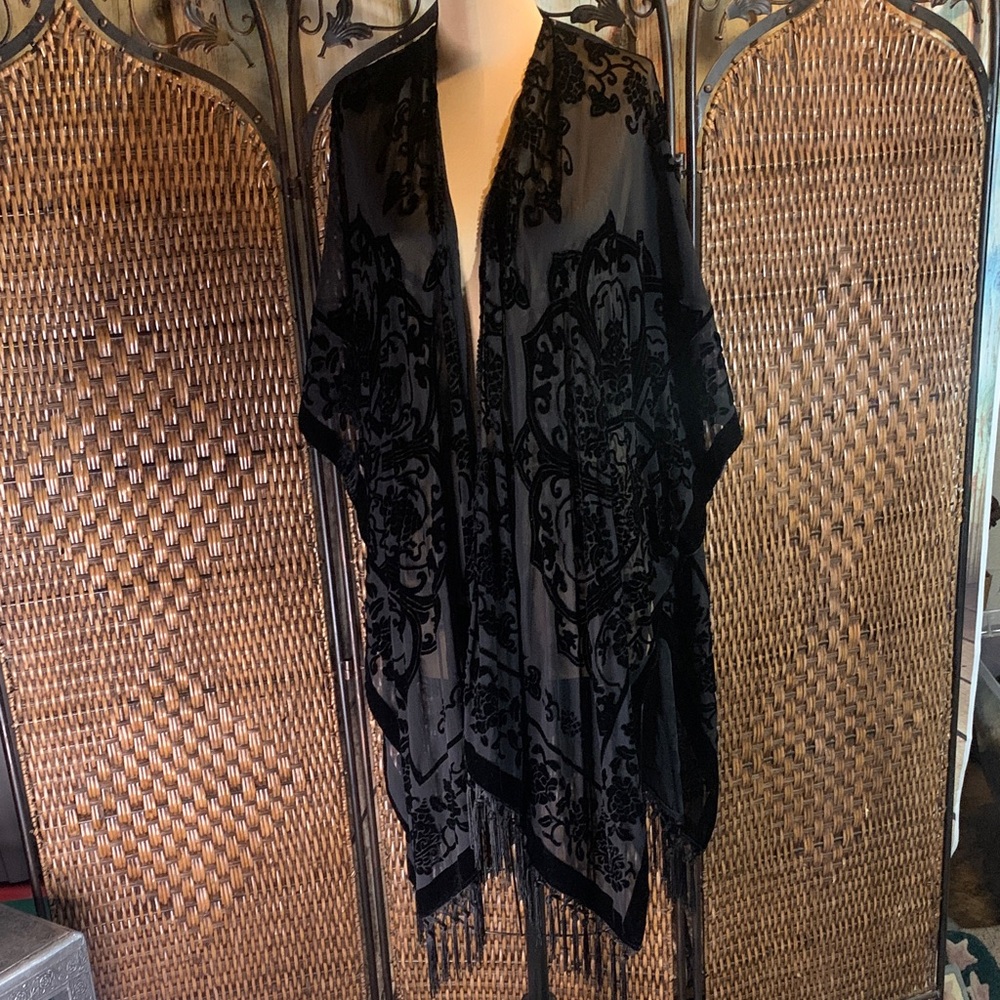Nwt Manhattan Scarf Company Semi-Sheer Wrap Os